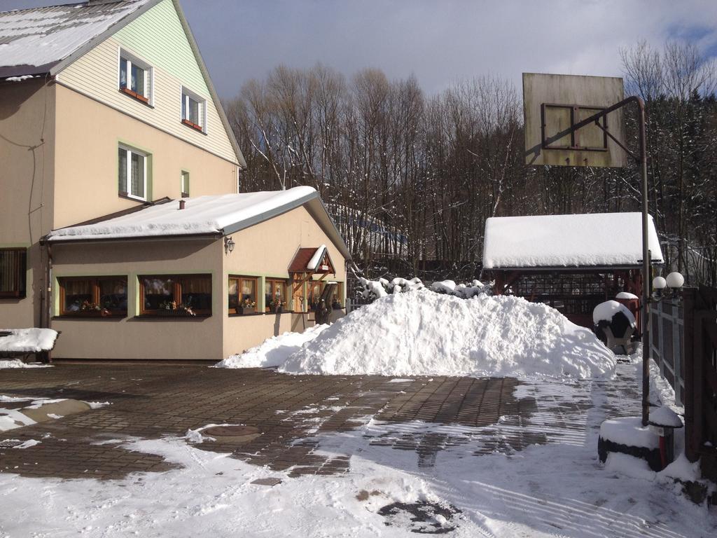 Penzion54 & Restaurace Ostrov  Exterior foto